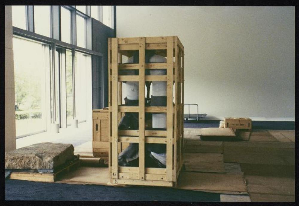 Installation process for "Isamu Noguchi Retrospective 1992," National Museum of Modern Art, Kyoto (travel venue)