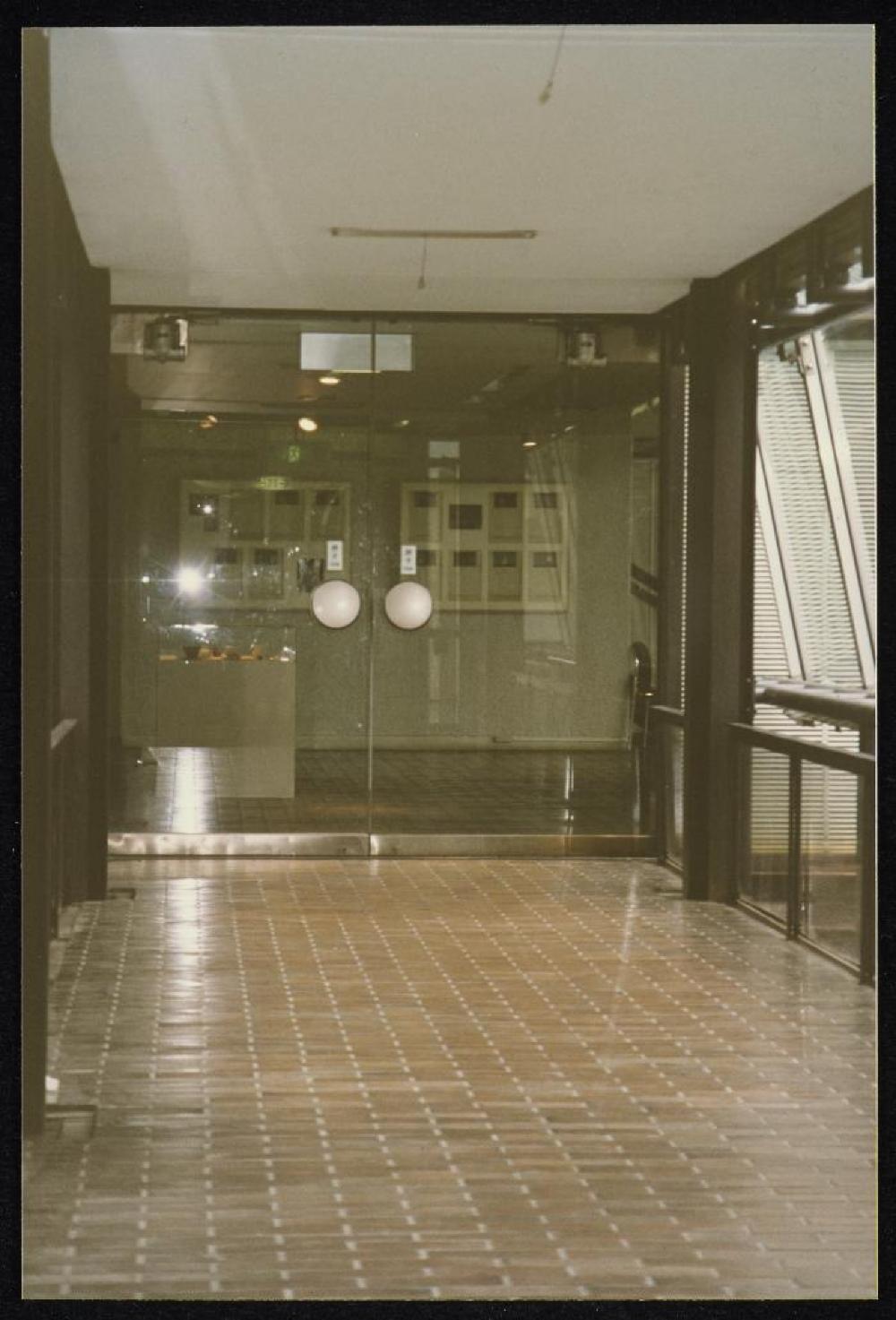 Installation view of "Isamu Noguchi and Rosanjin Kitaoji," Kochi Museum 