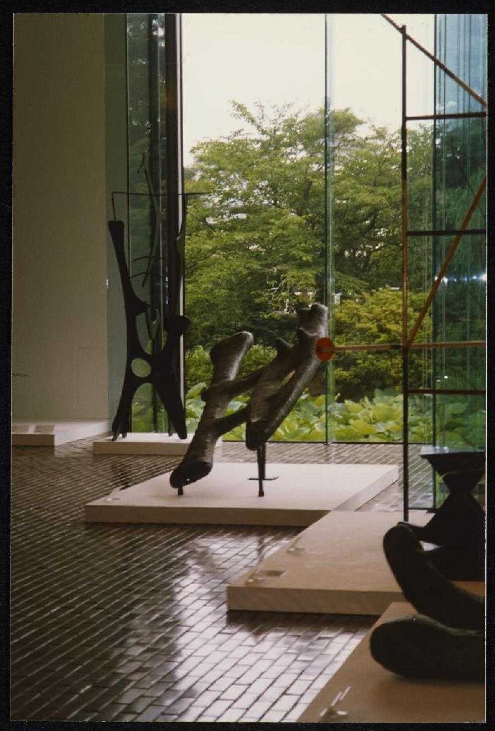 Installation view of "Isamu Noguchi and Rosanjin Kitaoji," Kochi Museum 