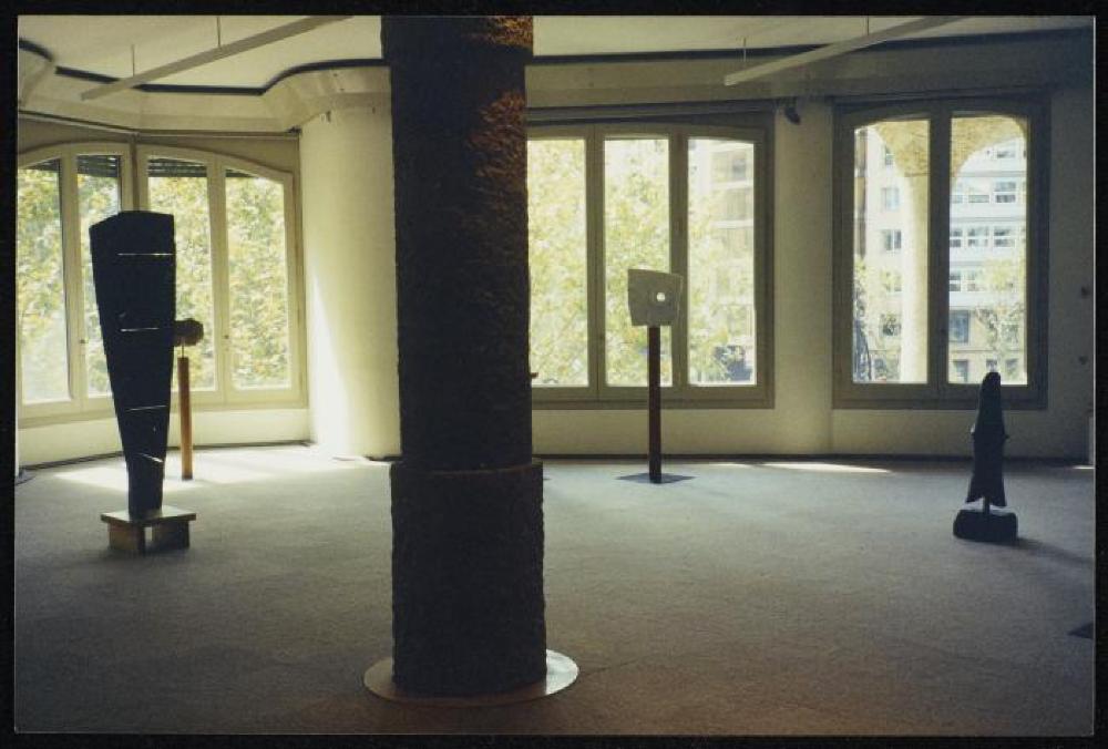 Installation view of "Noguchi," Fundacio Caixa de Catalunya 