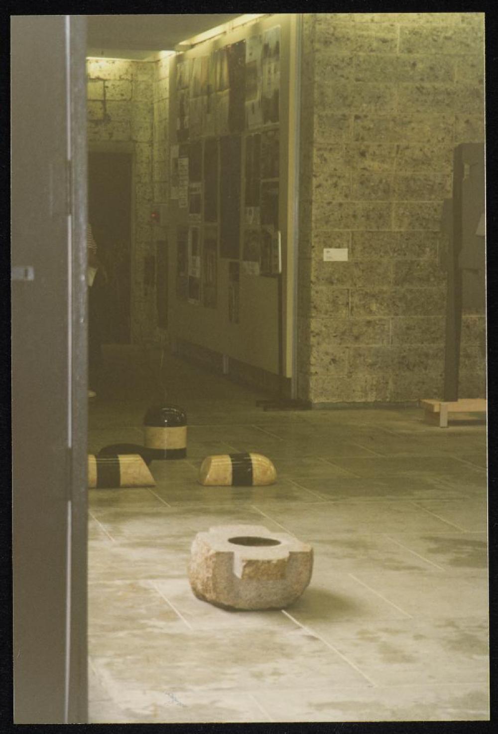 Installation view of "Isamu Noguchi and Rosanjin Kitaoji," Kochi Museum 