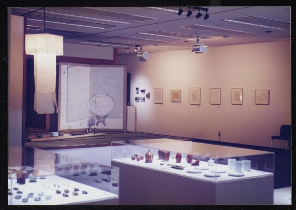 Installation view of "Isamu Noguchi and Rosanjin Kitaoji," The Museum of Modern Art, Kamakura