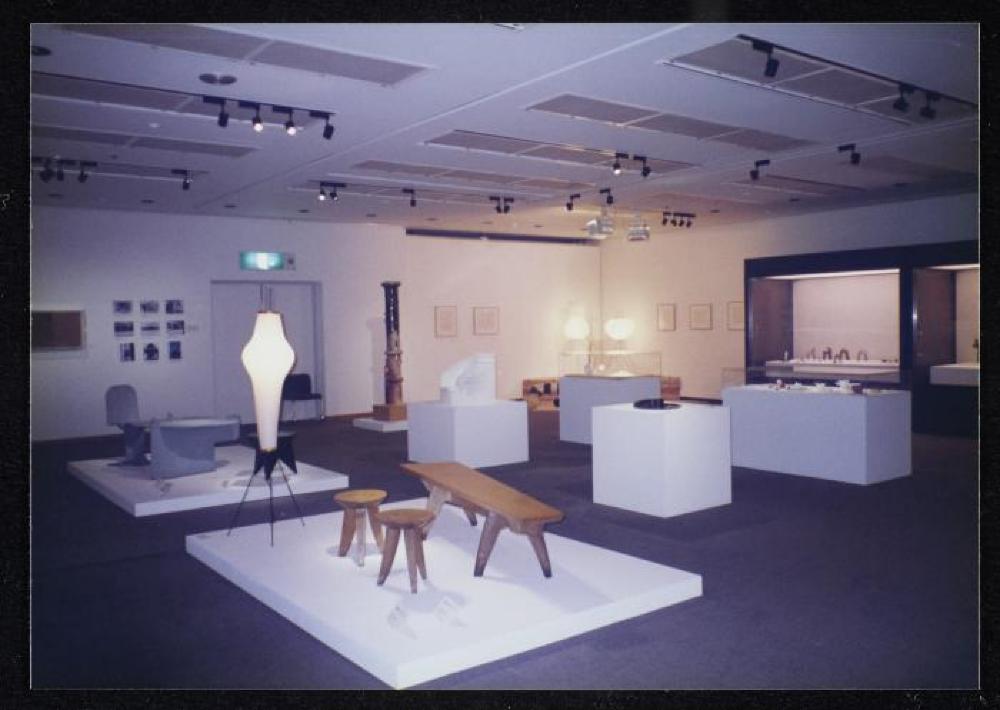 Installation view of "Isamu Noguchi and Rosanjin Kitaoji," The Museum of Modern Art, Kamakura